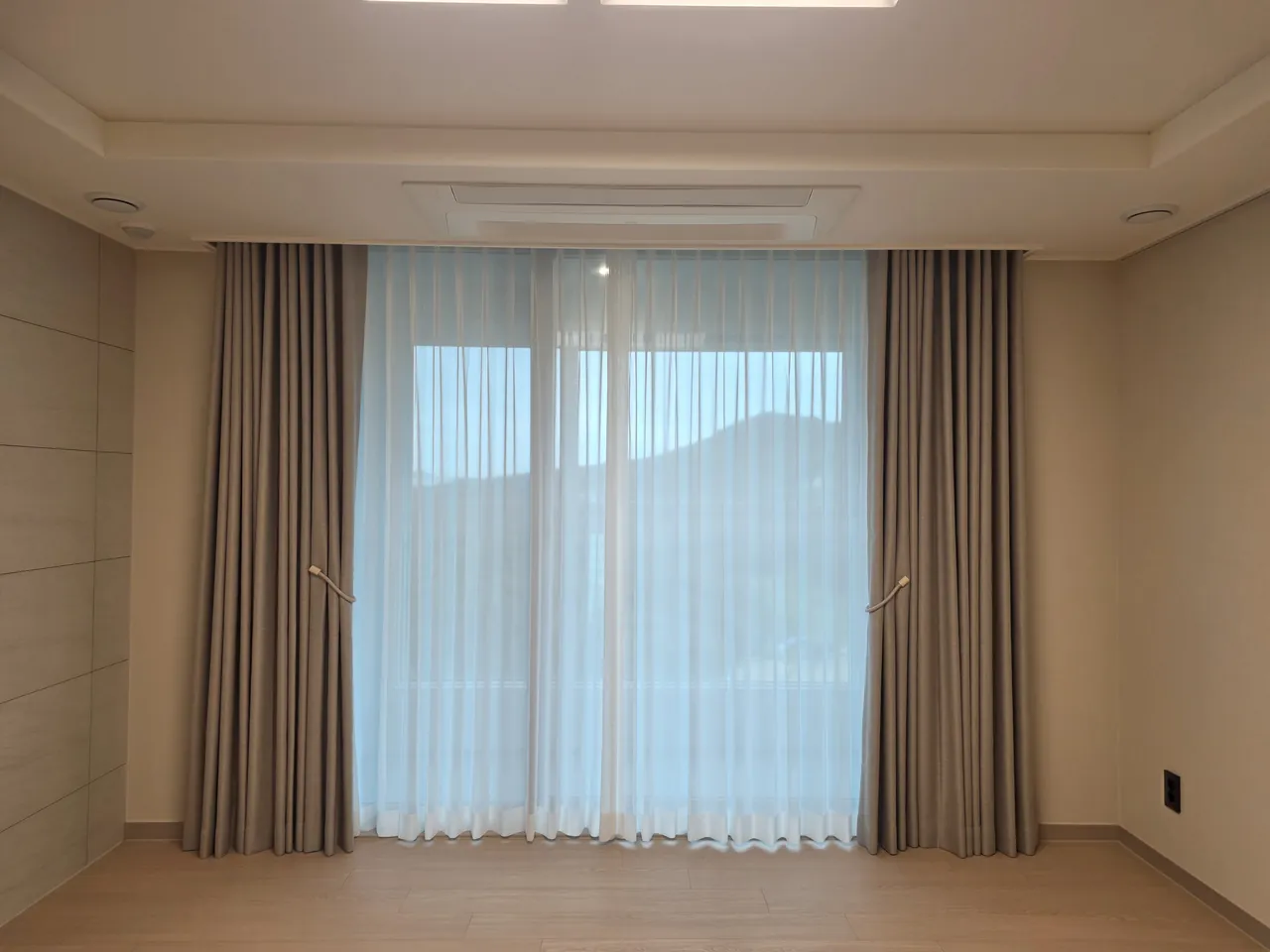 김량장동 초저소음 전동 커튼/블라인드